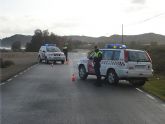 La Policía Local de Lorca detiene a un conductor cuyo vehículo había colisionado contra otros estacionados en la Carretera de Granada