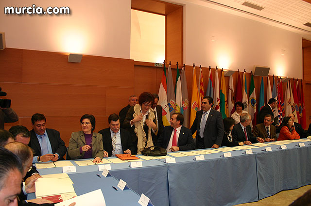 Valcrcel anuncia un plan de avales para los ayuntamientos de la Regin - 2