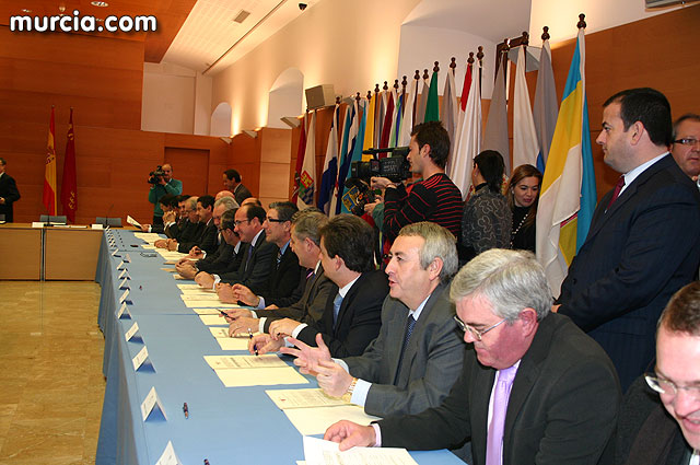 Valcrcel anuncia un plan de avales para los ayuntamientos de la Regin - 4