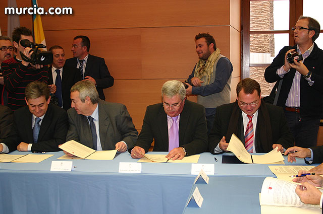 Valcrcel anuncia un plan de avales para los ayuntamientos de la Regin - 7