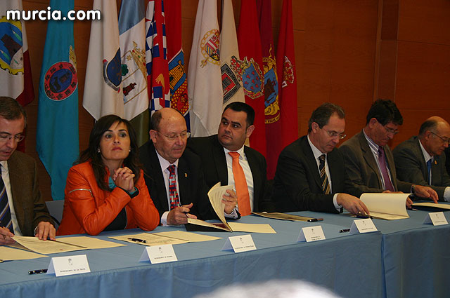 Valcrcel anuncia un plan de avales para los ayuntamientos de la Regin - 10