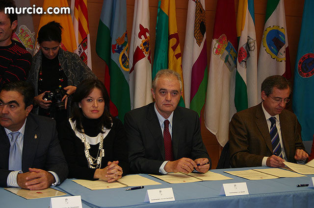 Valcrcel anuncia un plan de avales para los ayuntamientos de la Regin - 11