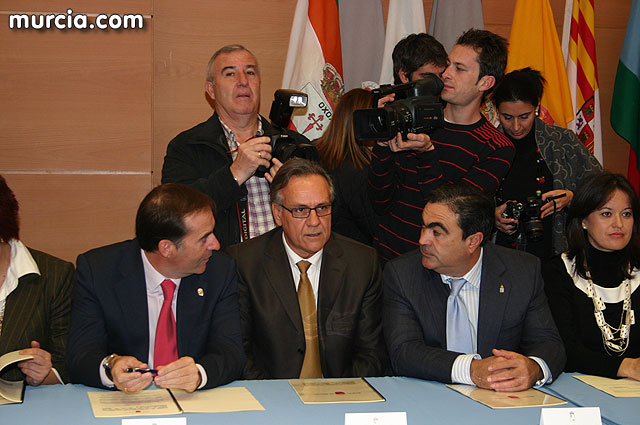 Valcrcel anuncia un plan de avales para los ayuntamientos de la Regin - 12