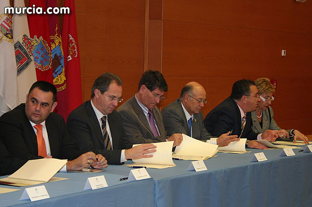 Valcrcel anuncia un plan de avales para los ayuntamientos de la Regin - 15