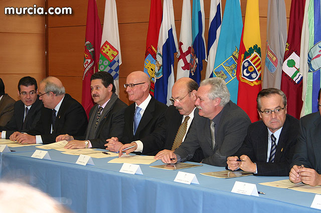 Valcrcel anuncia un plan de avales para los ayuntamientos de la Regin - 19