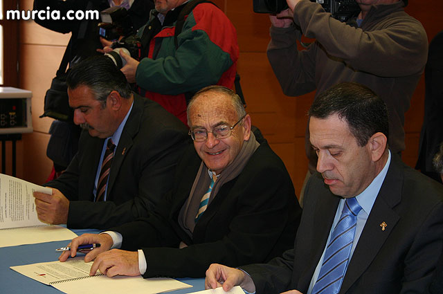 Valcrcel anuncia un plan de avales para los ayuntamientos de la Regin - 21