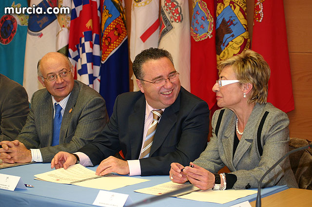 Valcrcel anuncia un plan de avales para los ayuntamientos de la Regin - 23