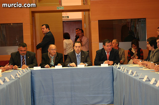 Valcrcel anuncia un plan de avales para los ayuntamientos de la Regin - 25