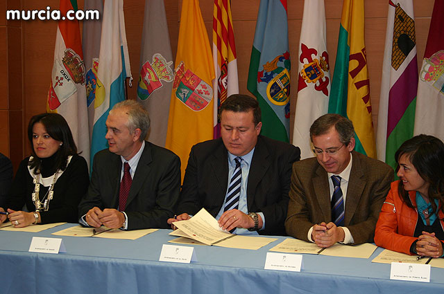 Valcrcel anuncia un plan de avales para los ayuntamientos de la Regin - 31