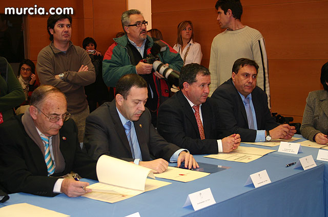 Valcrcel anuncia un plan de avales para los ayuntamientos de la Regin - 33