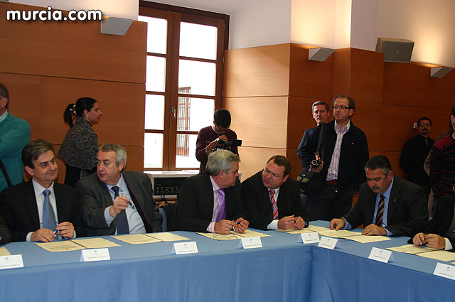 Valcrcel anuncia un plan de avales para los ayuntamientos de la Regin - 34