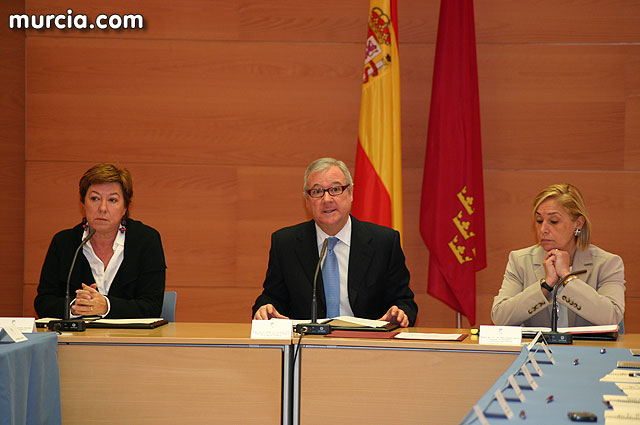 Valcrcel anuncia un plan de avales para los ayuntamientos de la Regin - 40