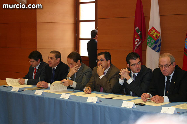 Valcrcel anuncia un plan de avales para los ayuntamientos de la Regin - 36