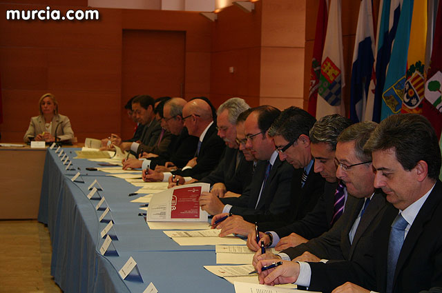 Valcrcel anuncia un plan de avales para los ayuntamientos de la Regin - 50