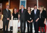 Valcárcel recibe el premio Solidaridad Institucional de la Asociación de Familiares de Enfermos de Alzheimer de la Región