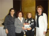 La Asociación de Amas de Casa presenta el libro “Las recetas de las amas de casa de San Javier”, escrito por una de sus asociadas, Ana Florinda Barreiro