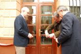 González Tovar inaugura la Oficina del INSS junto al alcalde del Abarán
