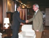 El presidente Valcárcel recibe al alcalde Beniel, Roberto García