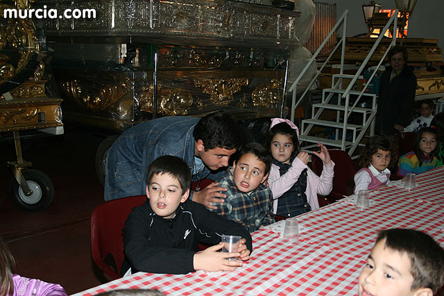 Homenaje a los portapasos infantiles de la Cofrada de San Juan Evangelista - 5