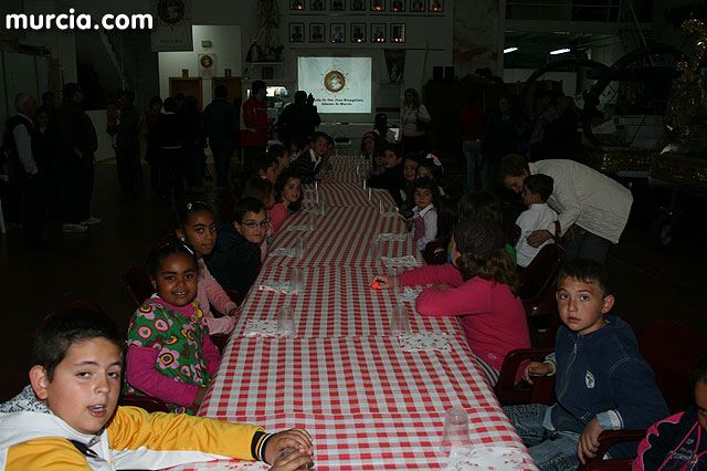 Homenaje a los portapasos infantiles de la Cofrada de San Juan Evangelista - 9