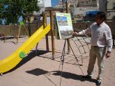 El Ayuntamiento de Lorca avanza en la remodelación de las 37 zonas de juegos infantiles que serán abordadas este año