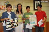 La concejal de Educación entrega los premios del concurso de cómics contra el absentismo escolar