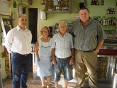 El alcalde visita al minero y a la viuda de minero homenajeados en el XLIX Festival del Cante de las Minas