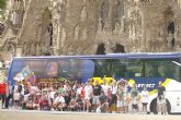 El autobus solidario de la Trobada, en Barcelona