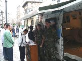 Un equipo de profesionales del Ejército de Tierra está  llevando a cabo una campaña de información en Jumilla