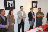 El pasado viernes, 6 de noviembre, se presentó en la Sala de Exposiciones de Cajamurcia el calendario solidario realizado por la Asociación Prometeo