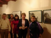 Cuatro arteteraputas trabajan la violencia de género en una exposición en el museo de San Javier