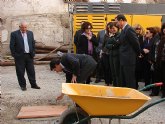 Bascuñana y Jódar ponen la primera piedra de las obras de construcción del nuevo Centro de Atención de la Mujer de Lorca