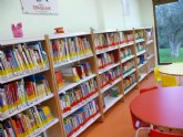 La biblioteca pública municipal ofrece ciberlibros a los niños con los que podrán leer, jugar y aprender idiomas