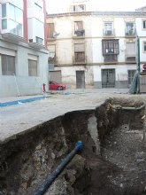 El PSOE exige la terminación de las obras de la C/ Santa Rosa, que lleva abierta medio año