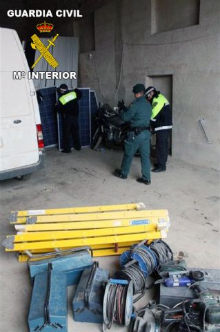 Desarticulada una red dedicada a cometer robos en la Regin - 1