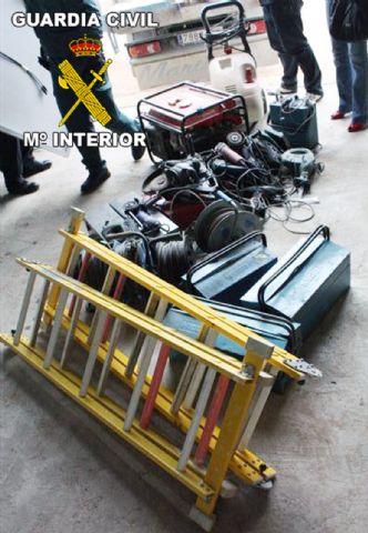 Desarticulada una red dedicada a cometer robos en la Regin - 3