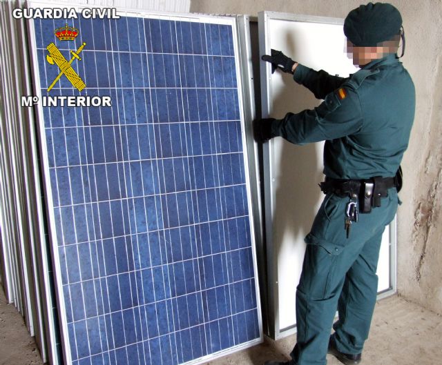 Desarticulada una red dedicada a cometer robos en la Regin - 4