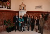 Donan al Ayuntamiento una réplica del Bañadero de la Cruz realizada por José María Corbalán
