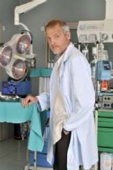 Jordi Rebellón, el doctor Vilches, en la serie 