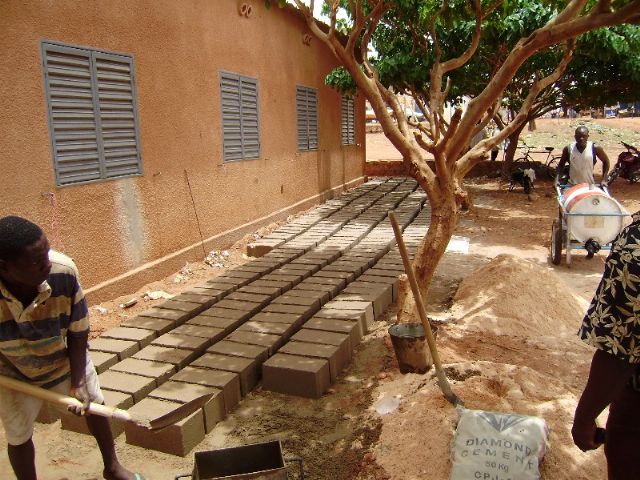 Comienza la construccion de la escuela financiada por las Ampas de Totana, Alhama y Aledo en la ciudad de Bobo, en Burkina Faso - 4