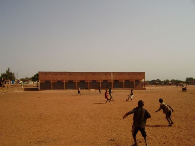 Comienza la construccion de la escuela financiada por las Ampas de Totana, Alhama y Aledo en la ciudad de Bobo, en Burkina Faso - 11