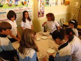 Más de 600 alumnos participan en el taller de cocina “Compartiendo la cocina” para niños y niñas