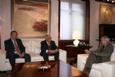 El jefe del Ejecutivo recibe al presidente de la Cámara de Comercio de Murcia