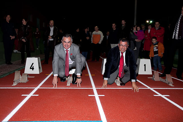 Inaugurada la remodelacin de las pistas del Polideportivo Municipal de Mazarrn, que llevar el nombre del totanero 