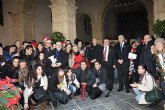 Los alumnos de la UCAM felicitan la Navidad al Obispo de Cartagena