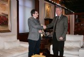 El presidente de la Comunidad, Ramón Luis Valcárcel, recibe al alcalde de Lorca, Francisco Jódar