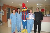 La PB Totana reparte regalos a mas de 100 niños en el hospital Virgen de la Arrixaca de Murcia