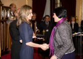 La médica archenera Encarna Guillén recibió ayer en el Senado de manos de SAR la Princesa de Asturias el Premio Especial Autonómico de FEDER