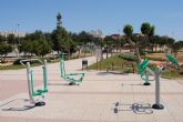 La concejalía de Parques y Jardines coloca cuatro nuevos circuitos biosaludables en parques del municipio que ya cuenta con un total de seis