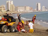 Rescatados quince bañistas durante el primer fin de semana de verano